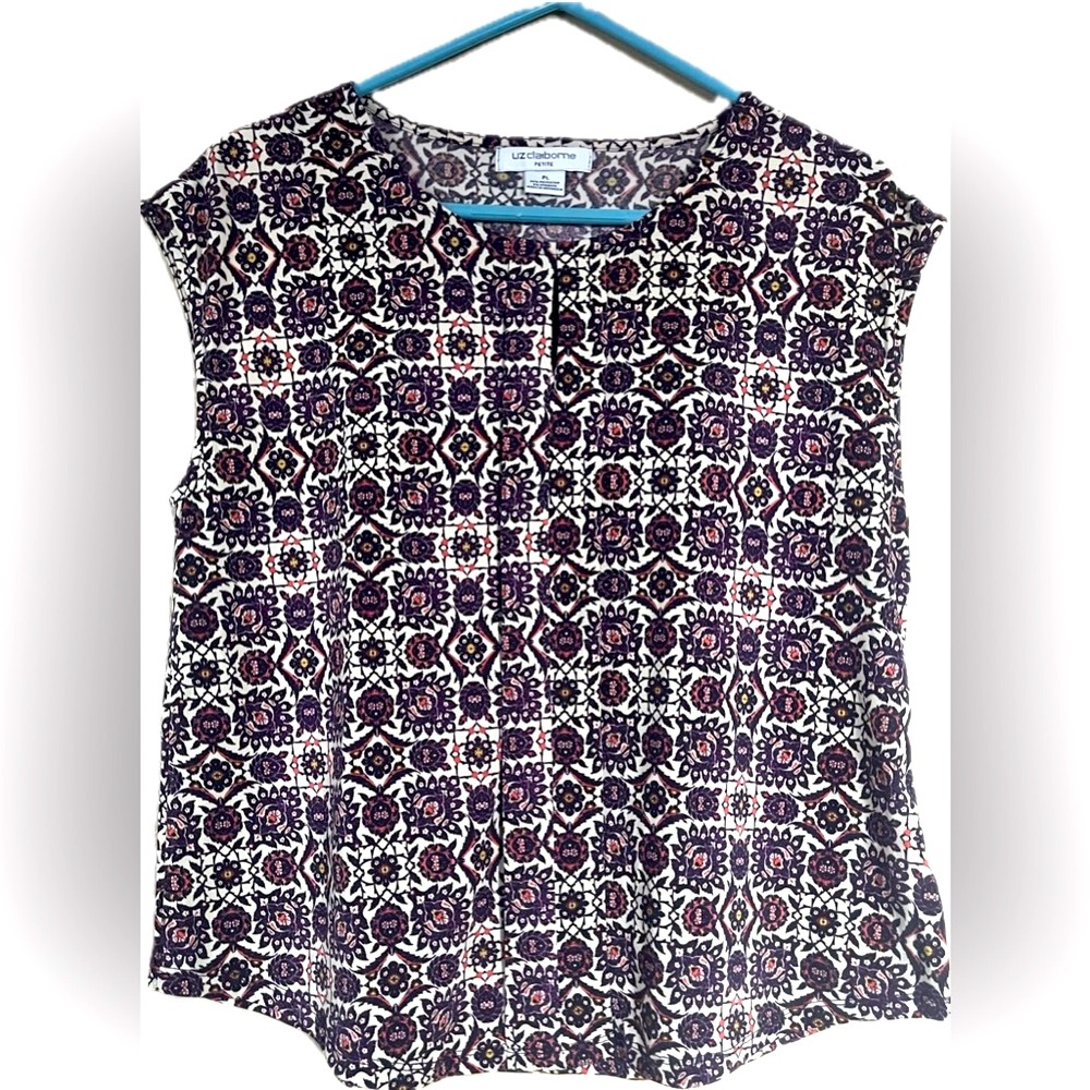 Liz Claiborne Blouse with Geometric Pattern. Excellent condition. Size PL